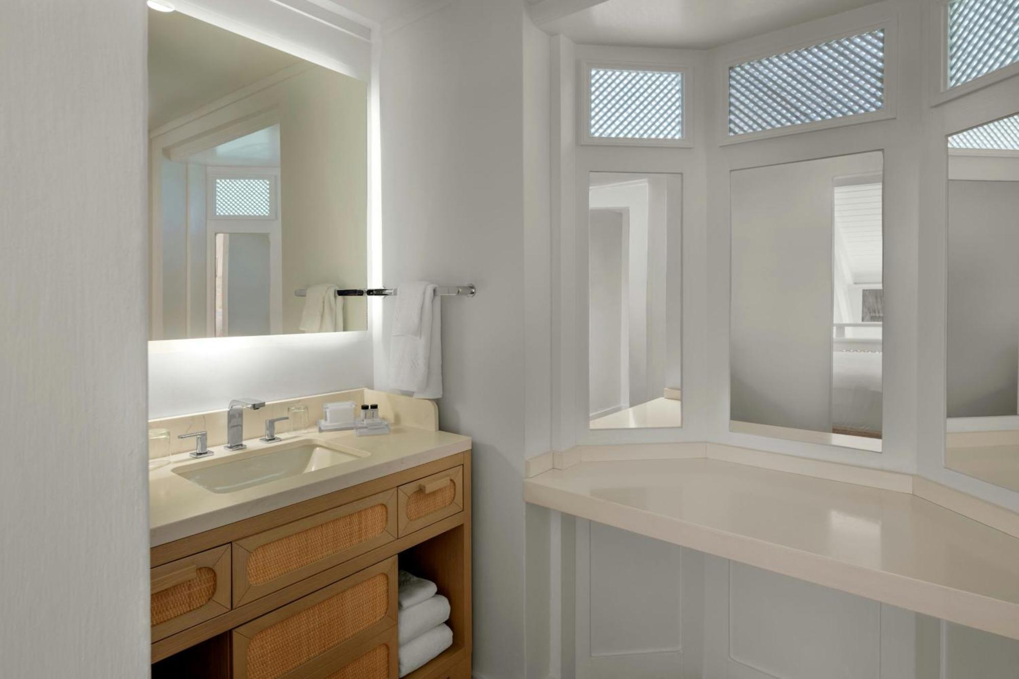 Ocean Front Duplex 1 Bedroom Suite